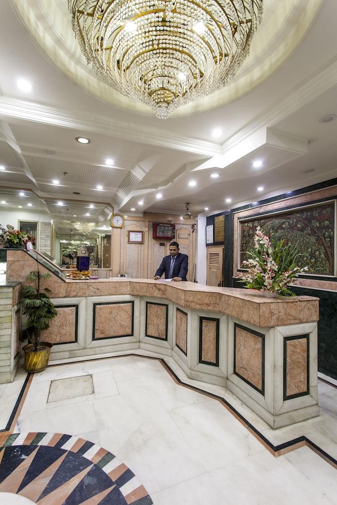 Hotel Sunstar Residency 3*