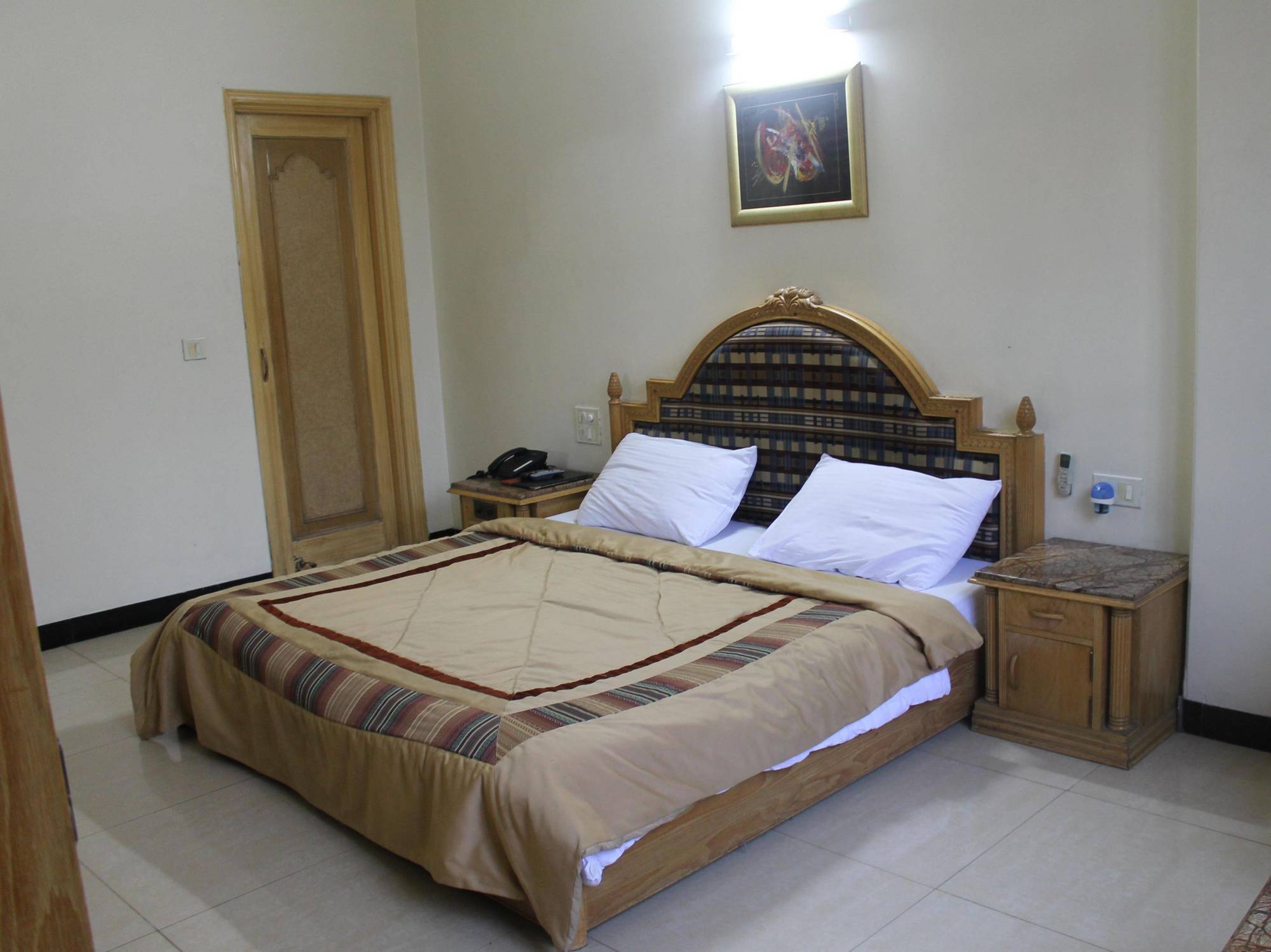 Sunstar Residency Hotel 3*